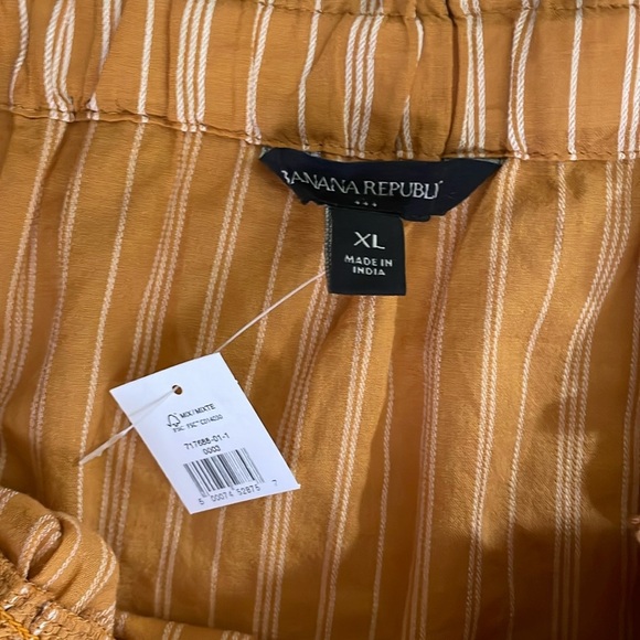 Banana Republic striped embroidered smocked neck top sz XL - Picture 2 of 7